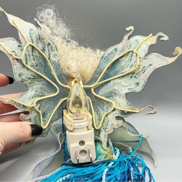 🧚 Handmade Fairy Nightlight Lamp – Iridescent Blue Green Fantasy Décor - Picture 6 of 7